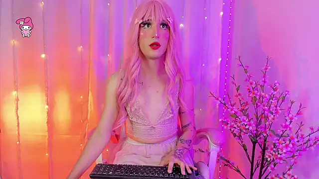 rosseblondee online show from June 17, 7:48 pm