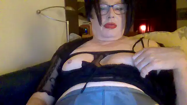 Mona-Mature online show from May 9, 10:47 pm