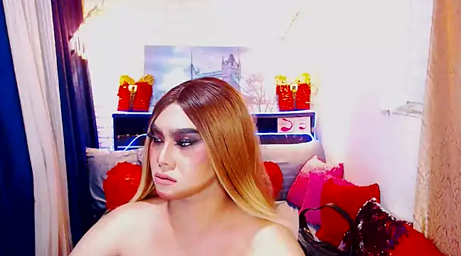 Snapshot of TsGoddessNhicolle chatting on December 21, 9:47 pm TsGoddessNhicolle online show from December 21, 9:47 pm