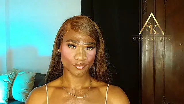 suannyklatten  online show from April 30, 5:06 pm