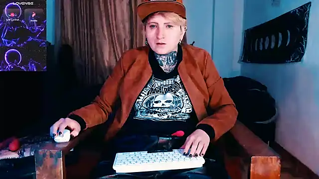 Marieblueeyes online show from November 29, 8:44 pm