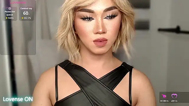 Snapshot of Local_Hoelyx chatting on October 4, 10:10 pm Local Hoelyx online show from October 4, 10:10 pm