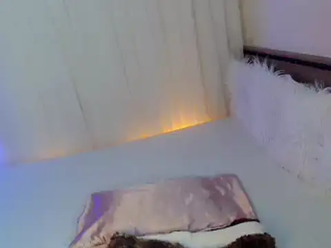 arilovesyou143 online show from April 22, 6:42 am