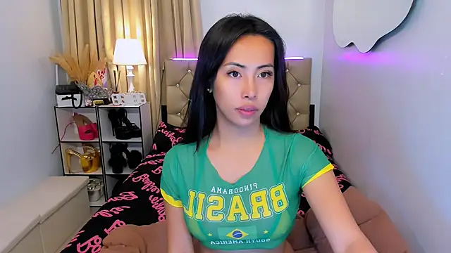 reighnempress online show from February 25, 1:09 am