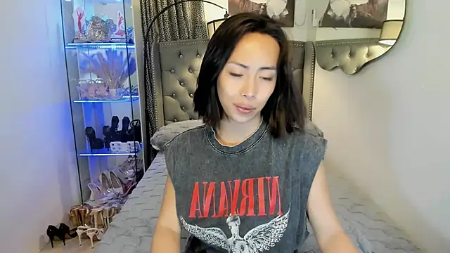 reighnempress online show from December 3, 4:28 am