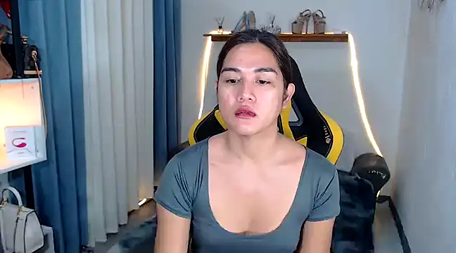 MarieLoveGlamorous online show from January 14, 12:22 am