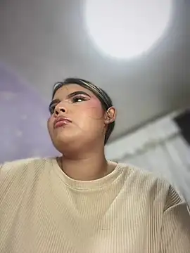 Snapshot of Lia_sexx chatting on December 6, 12:11 pm Lia sexx online show from December 6, 12:11 pm