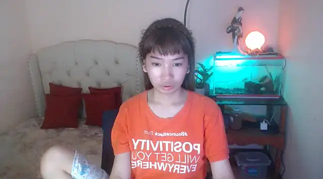 shantalfoxxy online show from January 6, 12:05 am