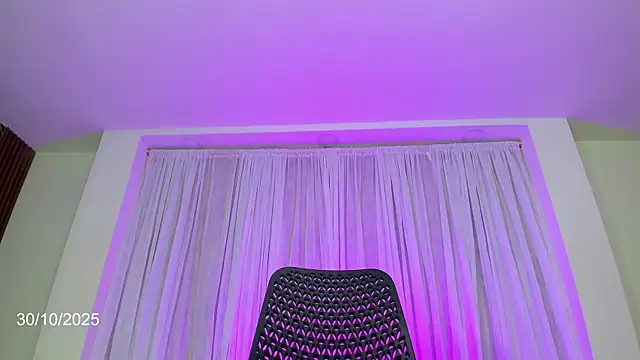 Snapshot of jaddyk_ chatting on October 30, 9:47 pm jaddyk online show from October 30, 9:47 pm