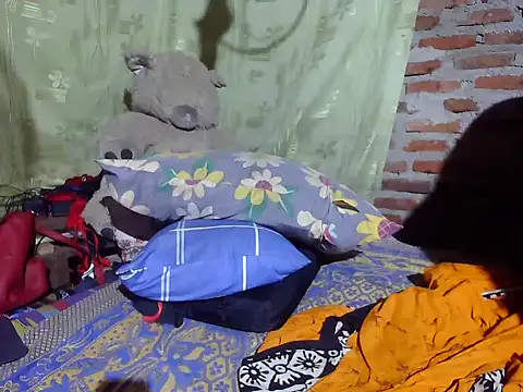 Alora-shine online show from April 1, 6:49 pm