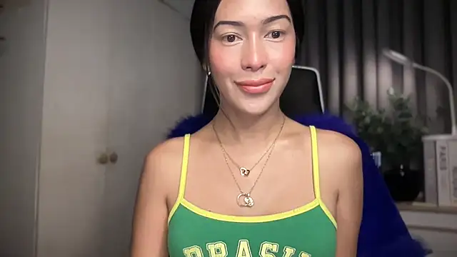 Jasmine Elcock online show from May 16, 7:35 pm
