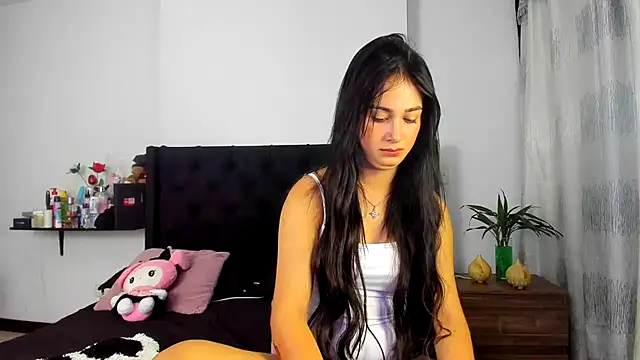 AndreaStivens online show from February 7, 10:10 am