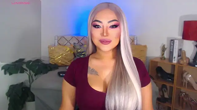 HugeCock Savanna online show from November 13, 9:44 pm