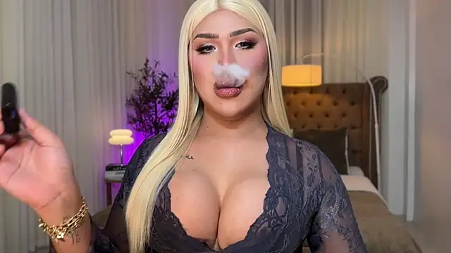 Your Majesty Tyra online show from October 10, 5:30 am