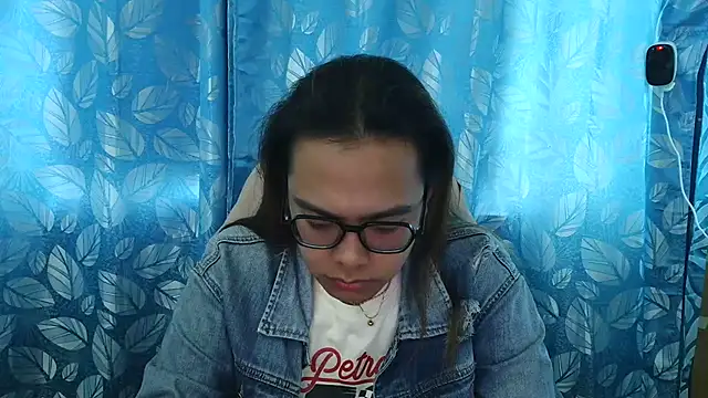 Snapshot of Your_PrettyGirlxxx chatting on October 22, 2:24 am Your PrettyGirlxxx online show from October 22, 2:24 am