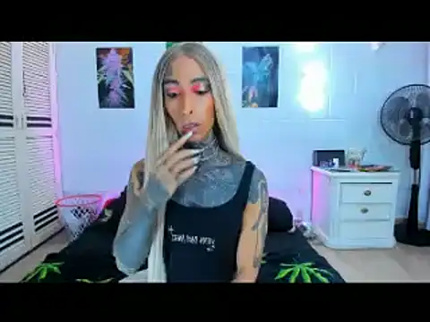 drippyorlovee online show from February 18, 6:48 pm