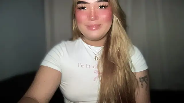Snapshot of MissCataleyaxxx chatting on October 3, 1:38 am MissCataleyaxxx online show from October 3, 1:38 am