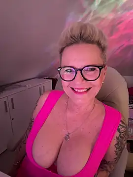 German Milf online show from December 15, 2:11 pm