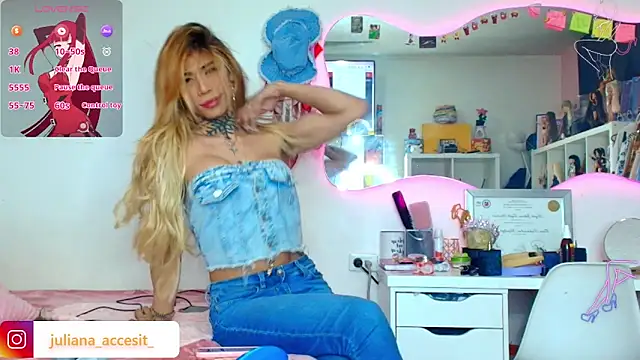 caroline cossei online show from May 14, 11:57 pm