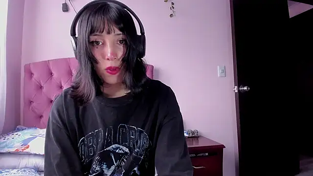 Snapshot of Room312_ chatting on October 23, 8:13 pm Room312 online show from October 23, 8:13 pm