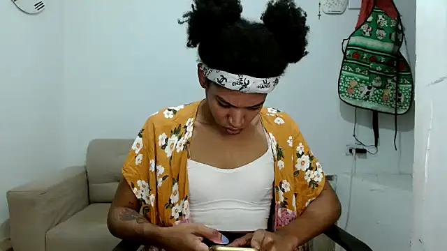 angelamarie1 online show from November 3, 5:56 pm