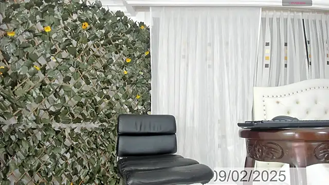 BunnyHotsx online show from February 11, 9:35 pm