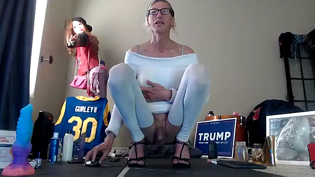 Snapshot of Taylorsexbot chatting on December 19, 6:34 pm Taylorsexbot online show from December 19, 6:34 pm