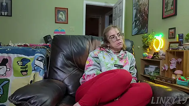 Linzy 19 online show from January 24, 3:54 am