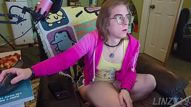 Linzy 19 online show from March 3, 9:34 pm