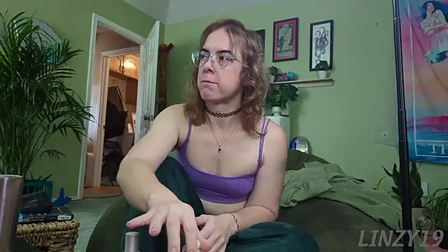 Linzy 19 online show from January 12, 4:47 pm