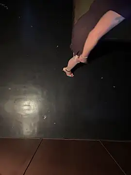 Snapshot of JenniDoucet chatting on November 1, 10:18 pm JenniDoucet online show from November 1, 10:18 pm